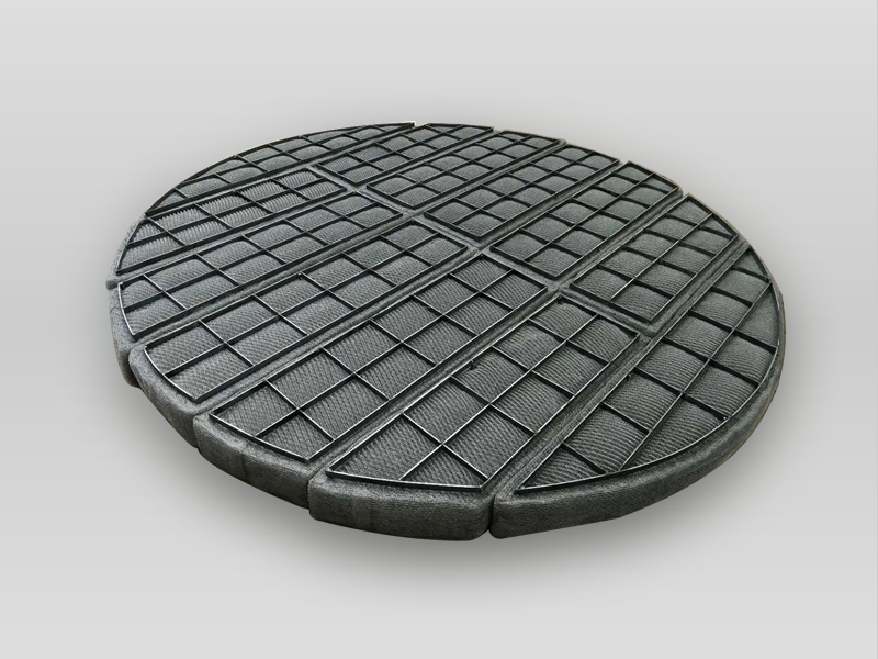 Round demister pad in multi-segments